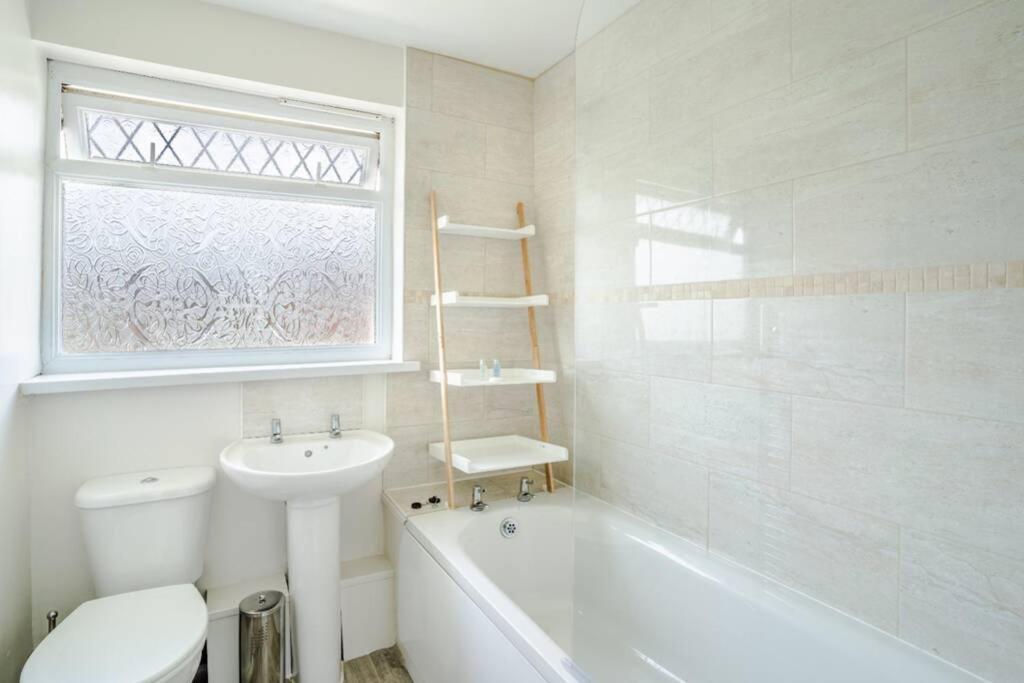 Off Road Parking, Smart Tv In Each Room! Swansea Exterior foto